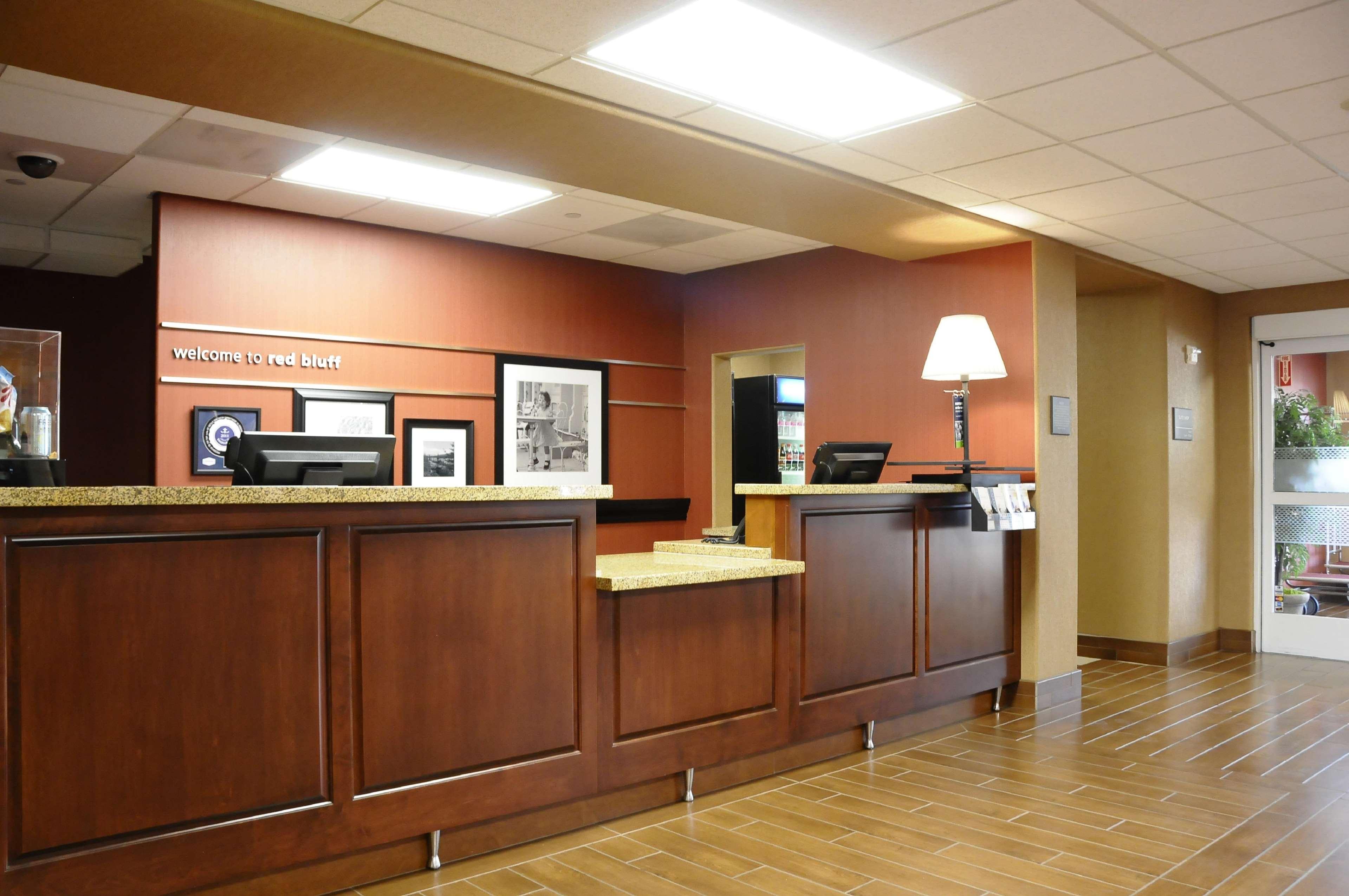 Hampton Inn & Suites Red Bluff Bagian luar foto