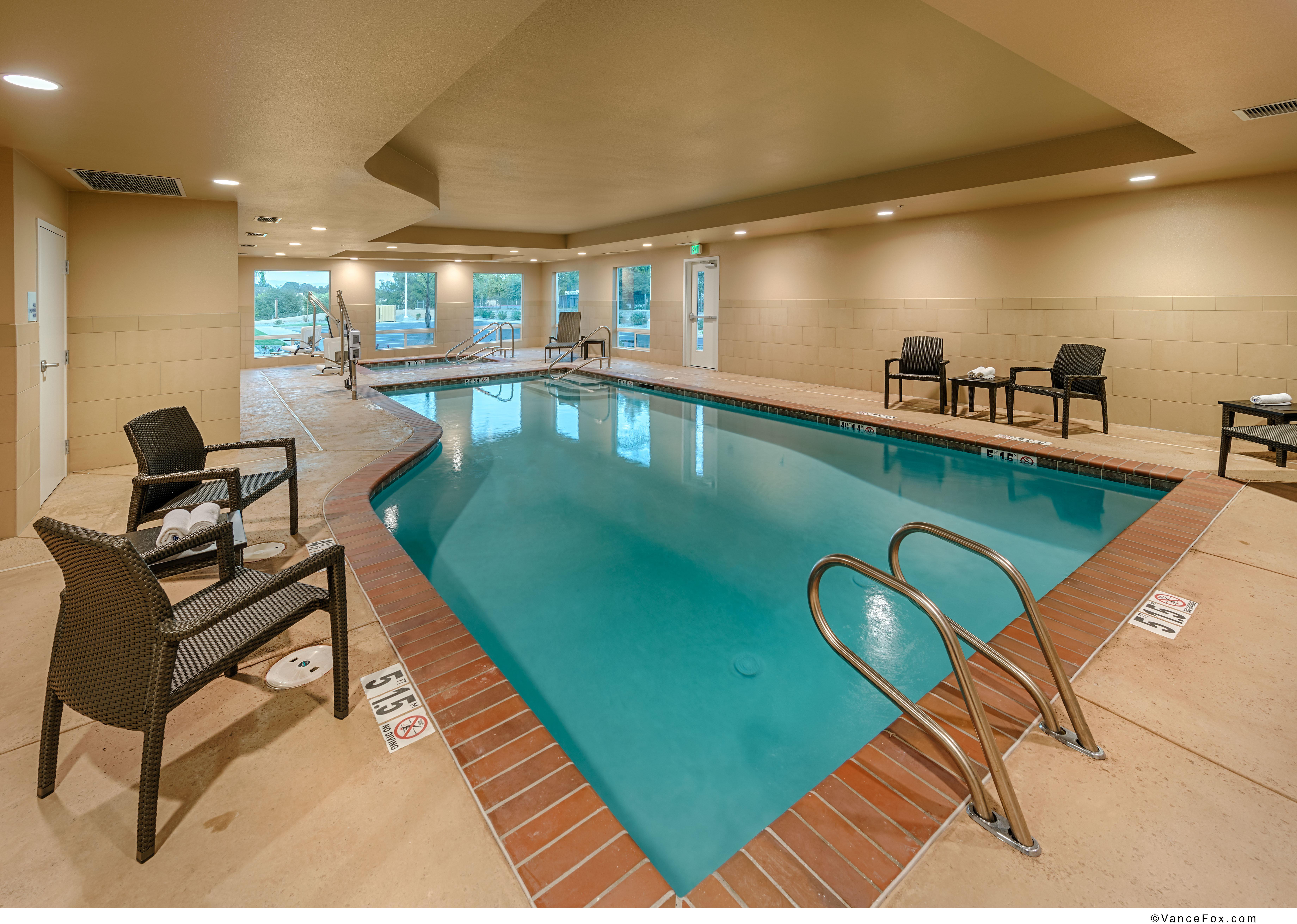 Hampton Inn & Suites Red Bluff Bagian luar foto