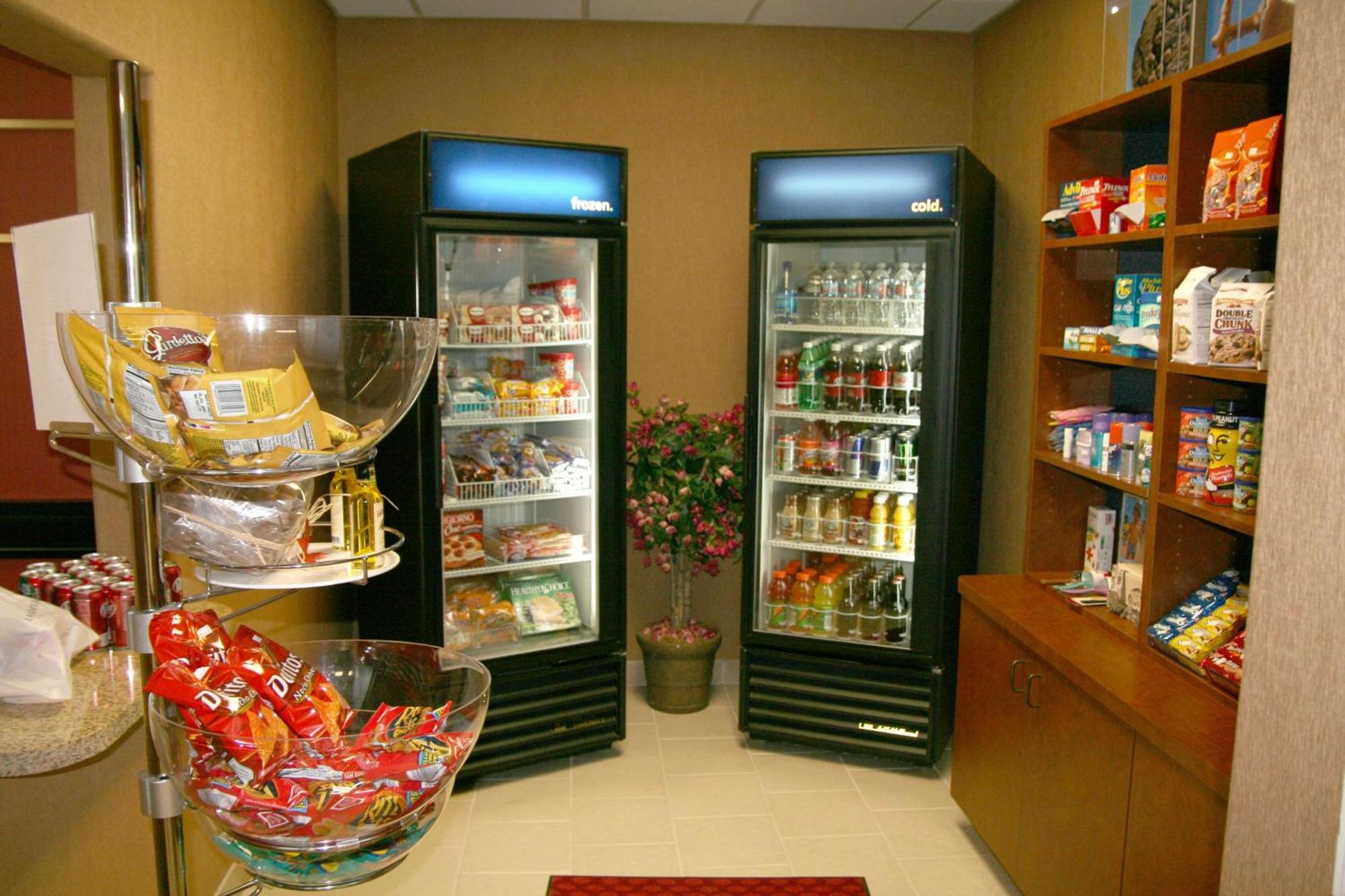 Hampton Inn & Suites Red Bluff Bagian luar foto